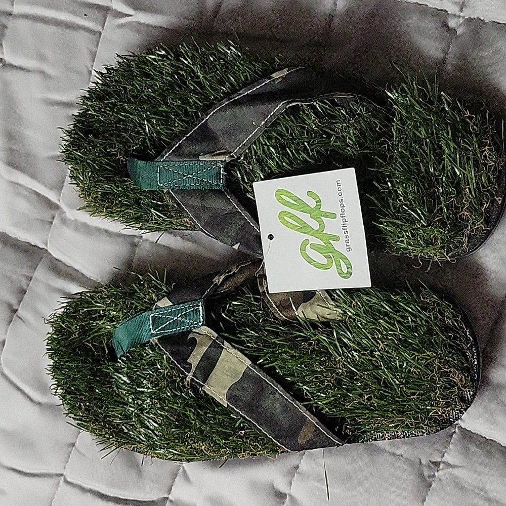 Grass flip flops